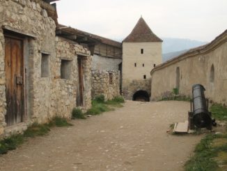 Romania, Rasnov – villaggio, apr. 2014