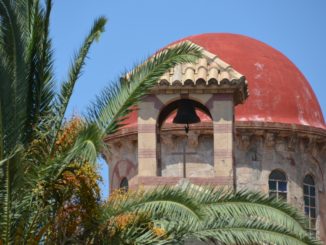 Reggio di Calabria – statue of woman, July 2015