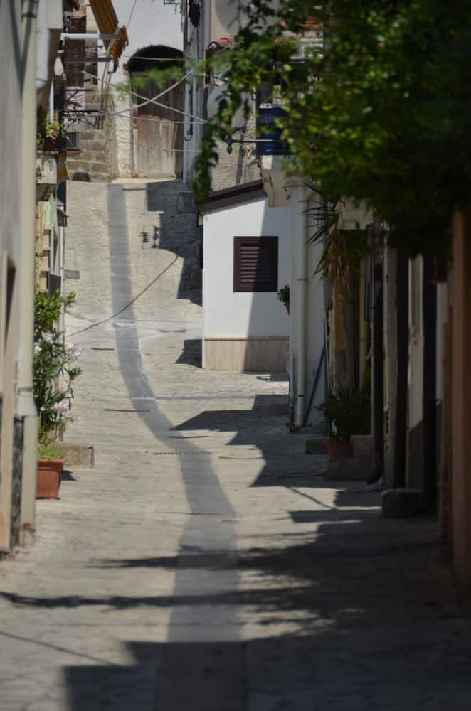 Roccella Jonica – strada, Luglio 2015 (Calabria)
