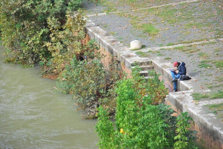 Italia, Roma – lungo la sponda del fiume, novembre 2013 (Roma)