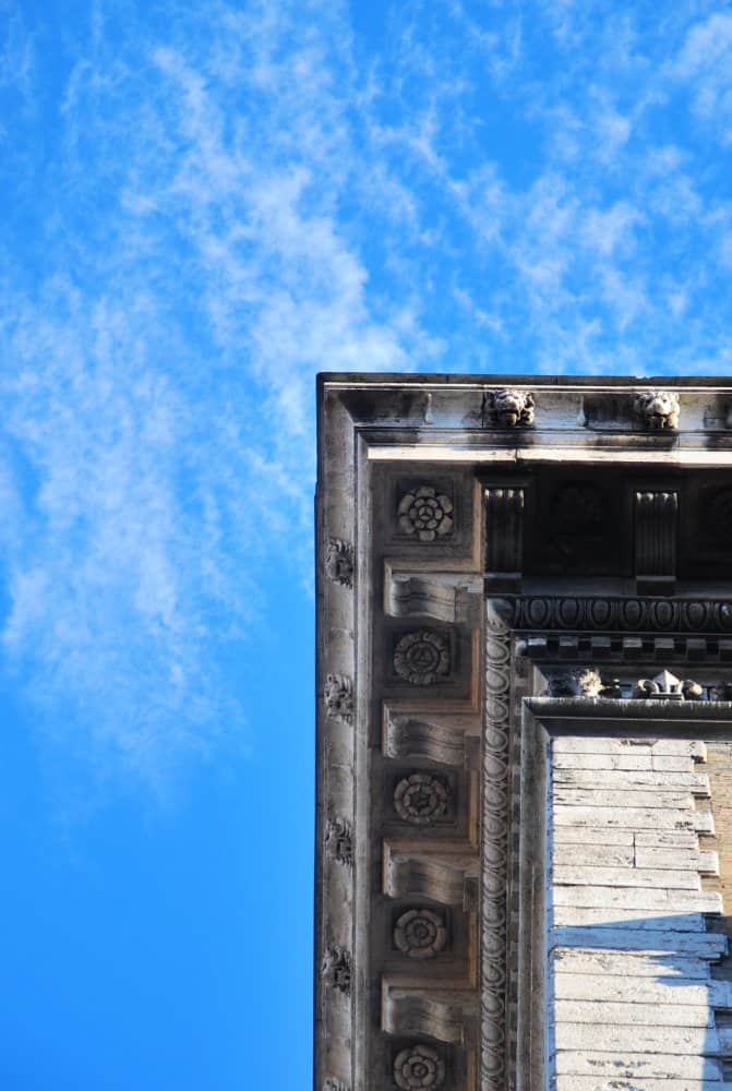 Italy, Rome – corner of building, Nov.2013 (Roma)