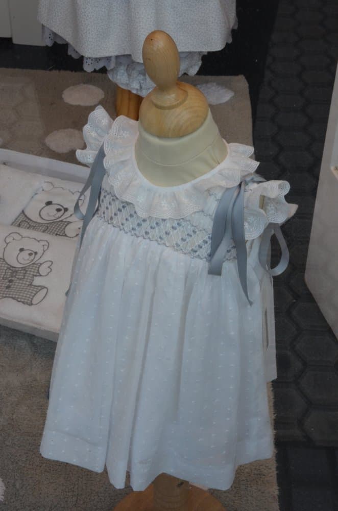 Spagna, San Sebastian – abito da bambina, mag. 2014 (San Sebastian)