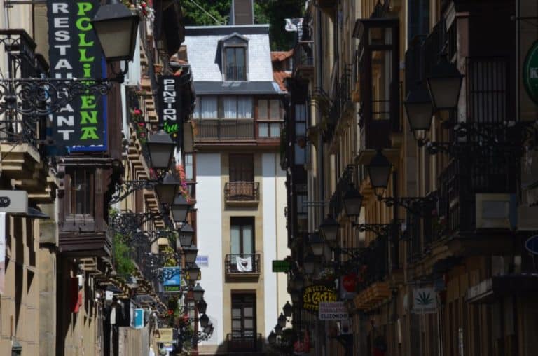 El casco antiguo es la ciudad de los Pintxos