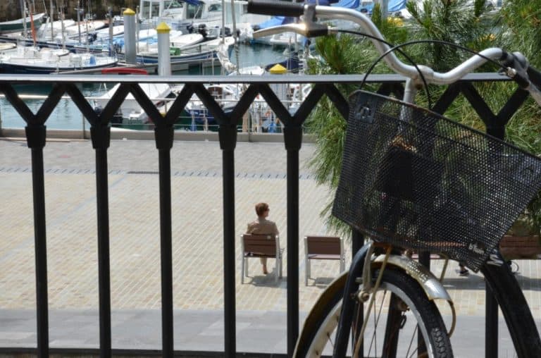 Spagna, San Sebastian – bicicletta e ringhiera, mag. 2014 (San Sebastian)