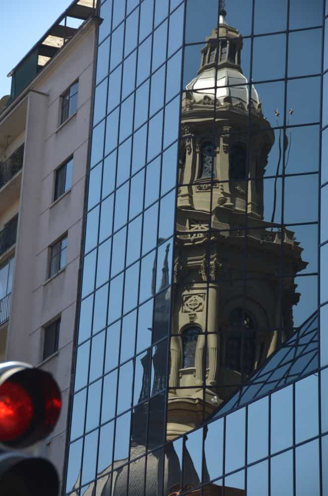 town – reflection and red light, Dec.2015 (Santiago)