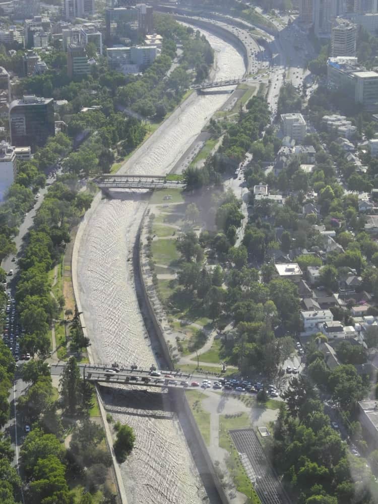 curve-fiume-costanera-santiago-del-cile