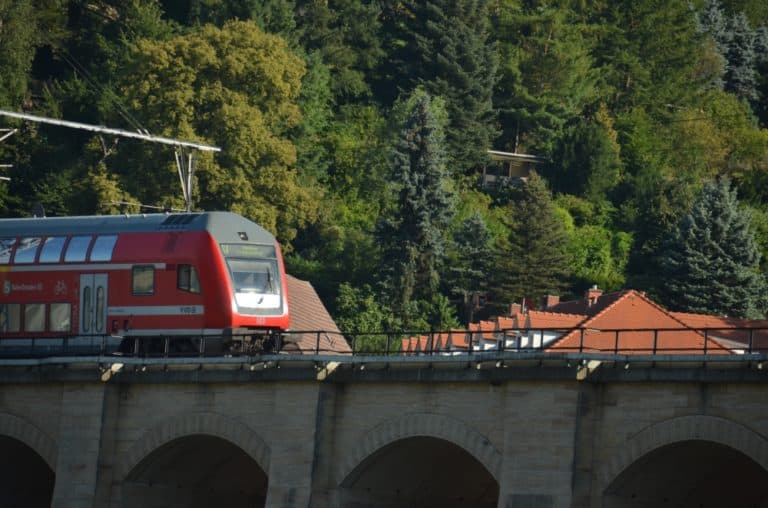 on Elbe – red train, Aug.2015