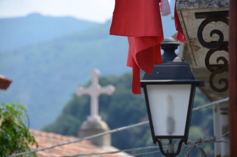 Scilla – cross and lamp, July 2015 (Calabria)