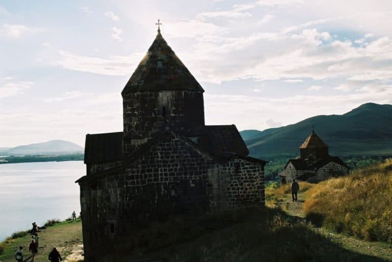 Armenia, Sevan – chiesa sul lago, autunno 2005