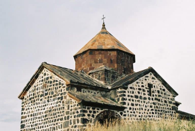 Armenia, Sevan – chiesa, autunno 2005