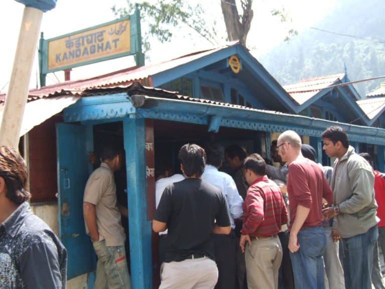 India, da Shimla – bancarella alla stazione, set. 2006 (Shimla)