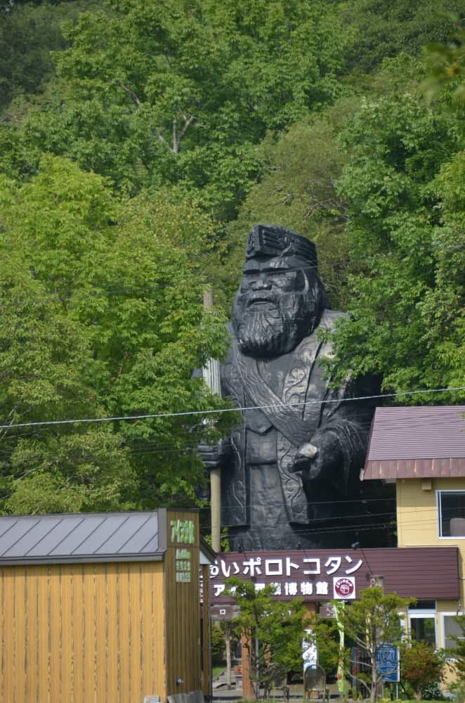 Giappone, Shiraoi – statua, set. 2014 (Shiraoi)