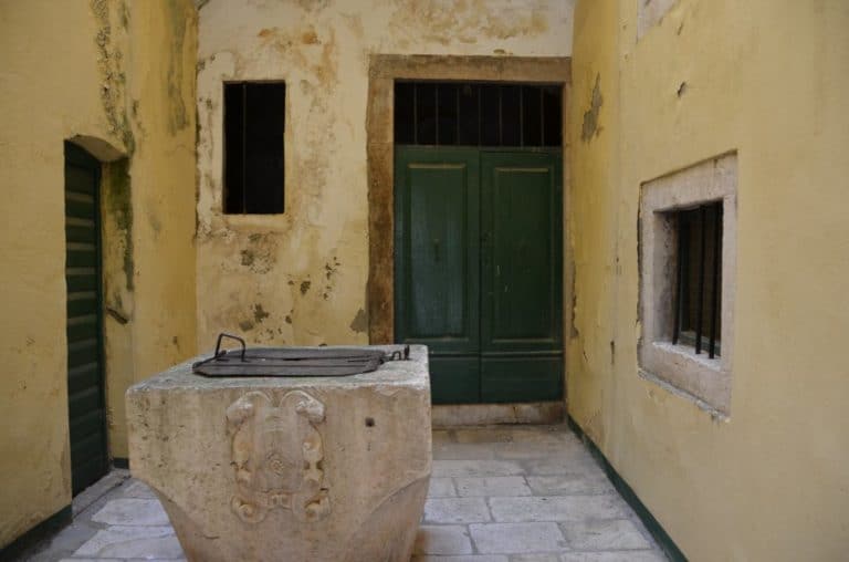 Croazia, Sibenico – pozzo, lug. 2014 (Sibenico)