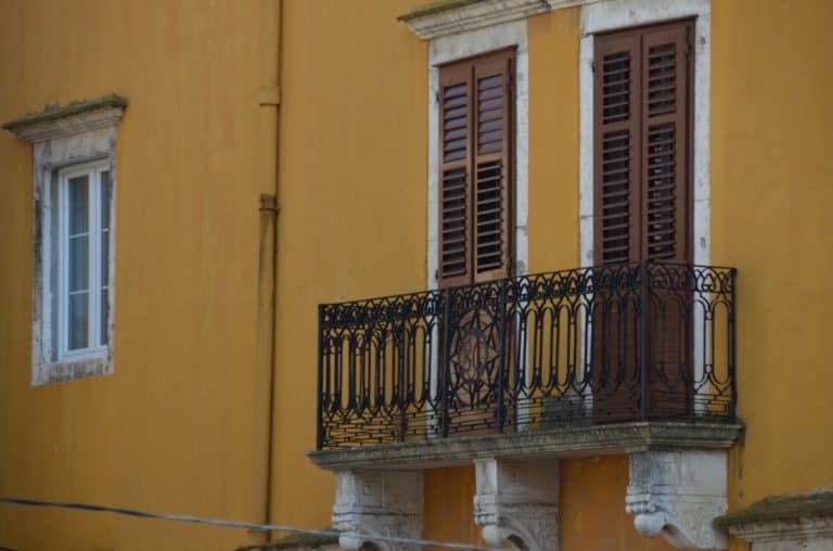 Croazia, Sibenico – casa gialla, lug. 2014 (Sibenico)