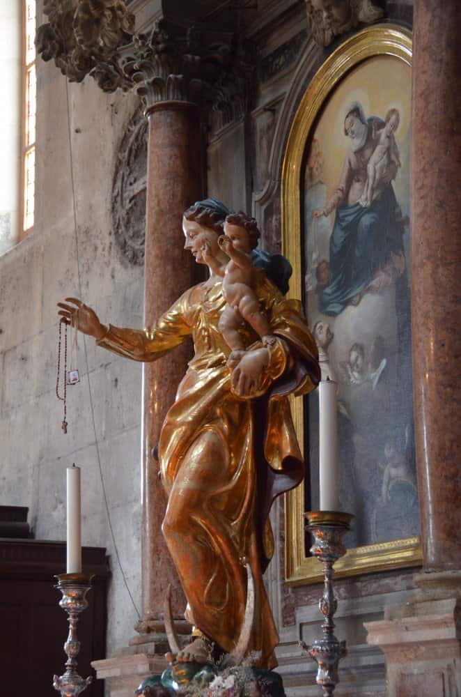 Croazia, Sibenico – statua nella cattedrale, lug. 2014 (Sibenico)
