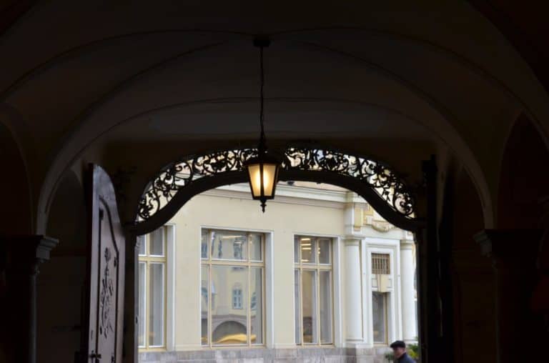 Romania, Sibiu – lamp and windows, Apr.2014 (Sibiu)