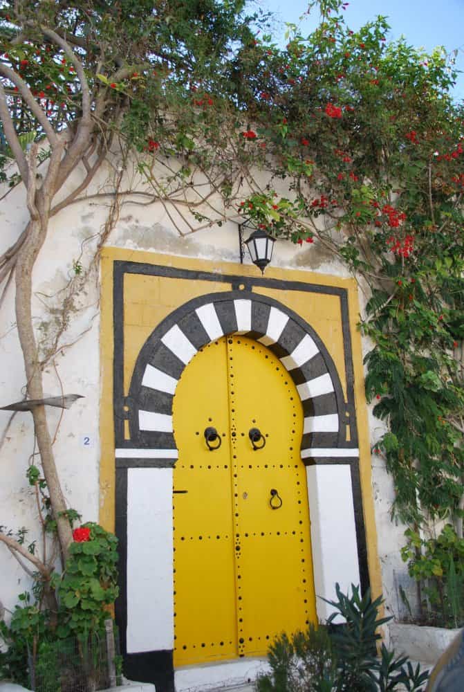 Tunisia, Sidi Bou Said – yellow, Dec. 2008 (Tunis)