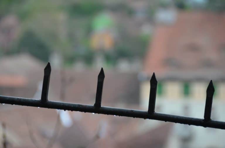 Romania, Sighisoara – fence, Apr. 2014 (Sighisoara)