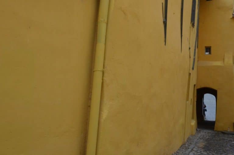 Romania, Sighisoara – yellow house, Apr. 2014 (Sighisoara)