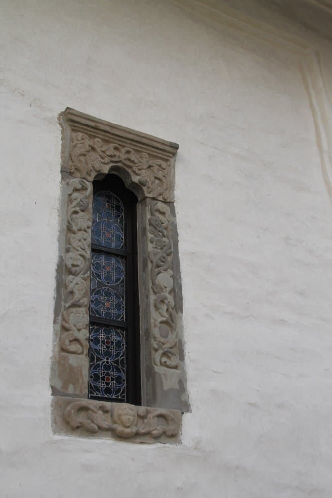 Romania, Sinaia – small window, Apr. 2014 (Sinaia)
