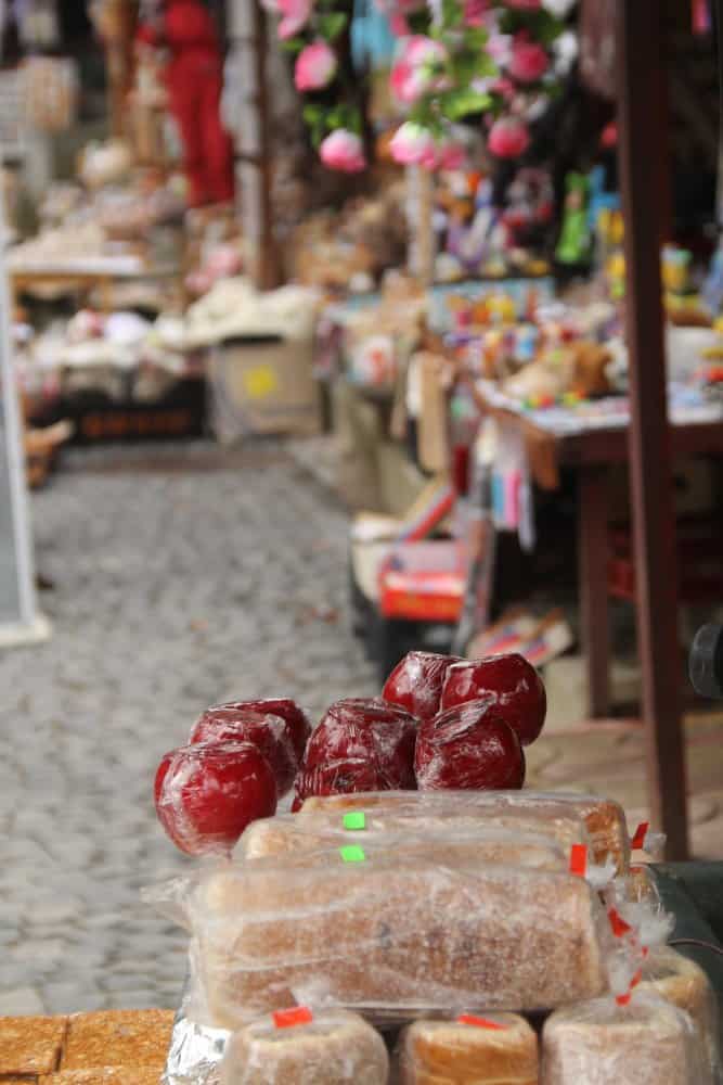 Romania, Sinaia – foods in market, Apr. 2014 (Sinaia)