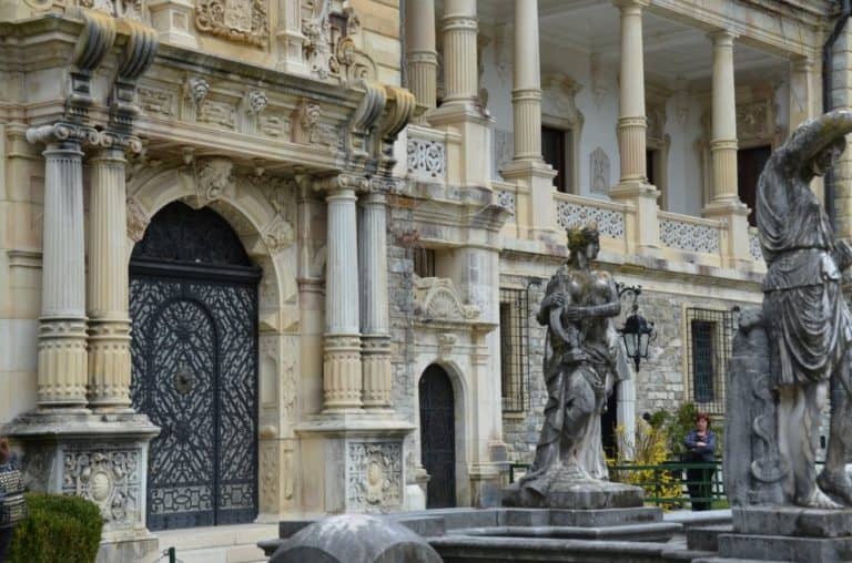 Romania, Sinaia – door and statues, Apr. 2014 (Sinaia)