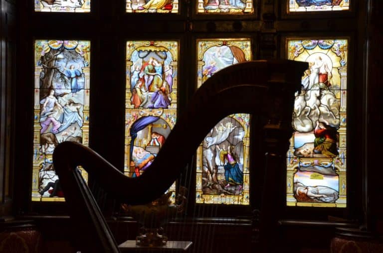 Romania, Sinaia – harp, Apr. 2014 (Sinaia)