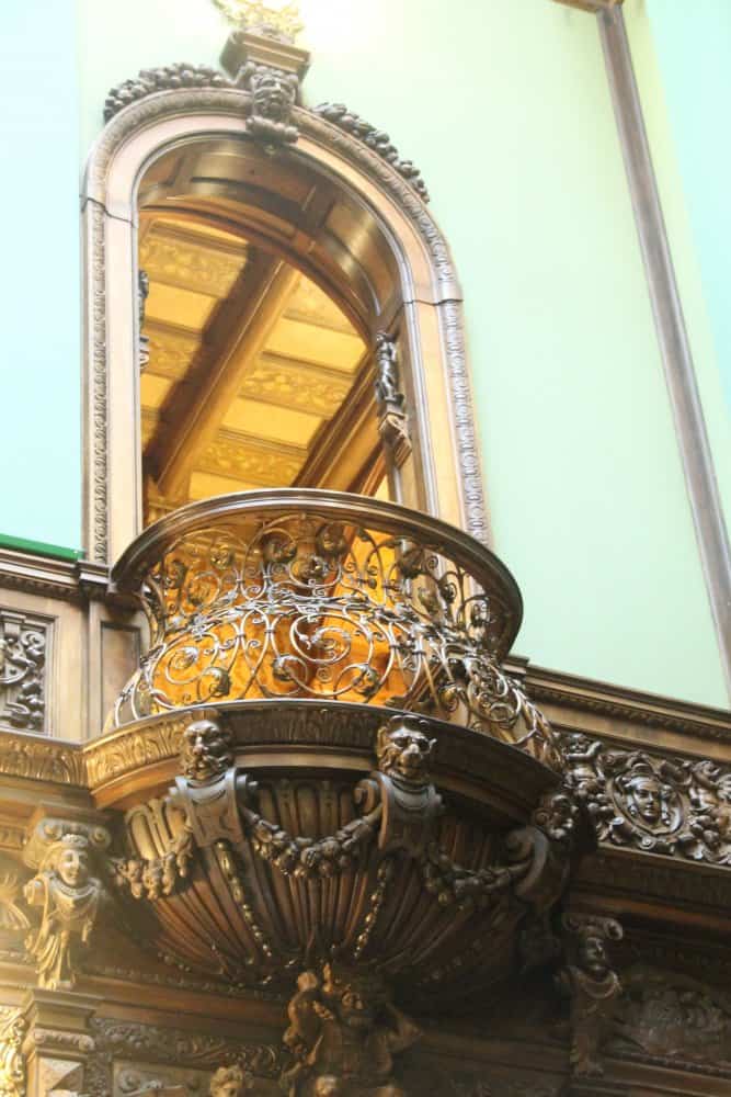 Romania, Sinaia – balcony, Apr. 2014 (Sinaia)