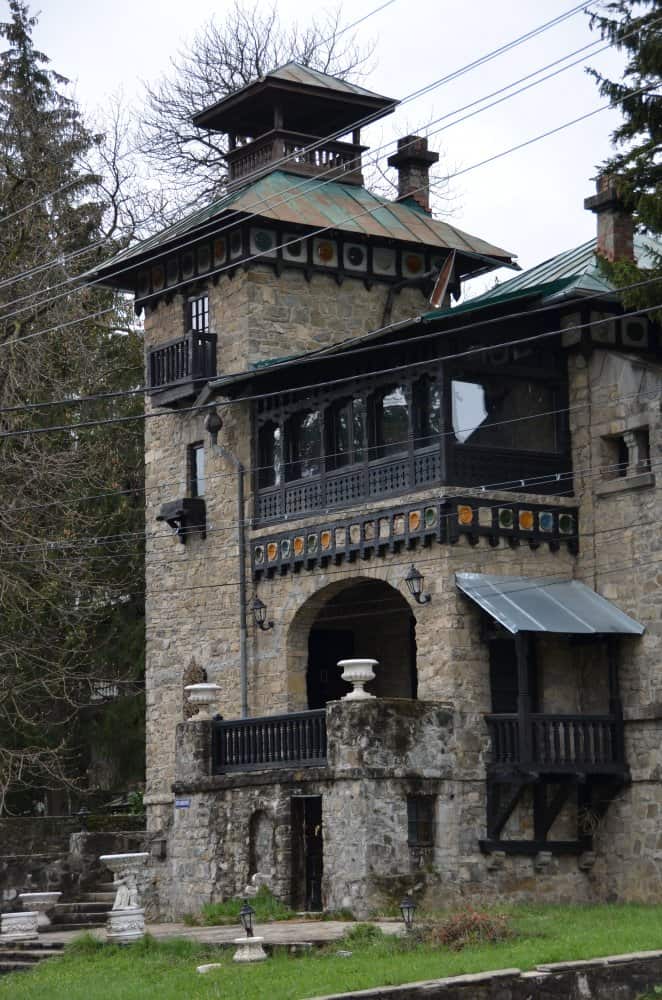 Romania, Sinaia – house, Apr. 2014 (Sinaia)