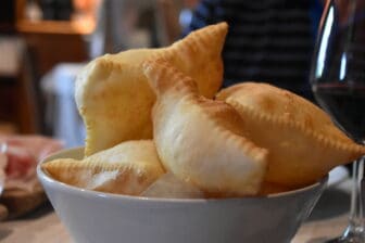 the Gnocco Fritto of Trattoria Clementina, the restaurant in Sirmione