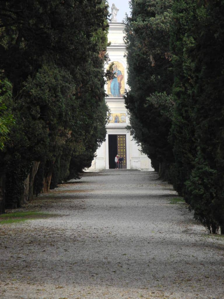Solferino, Ossuary – towards the Ossuary, Oct.2017 (Lombardia)
