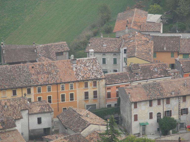 Solferino, Rocca – houses in Solferino, Oct.2017 (Lombardia)