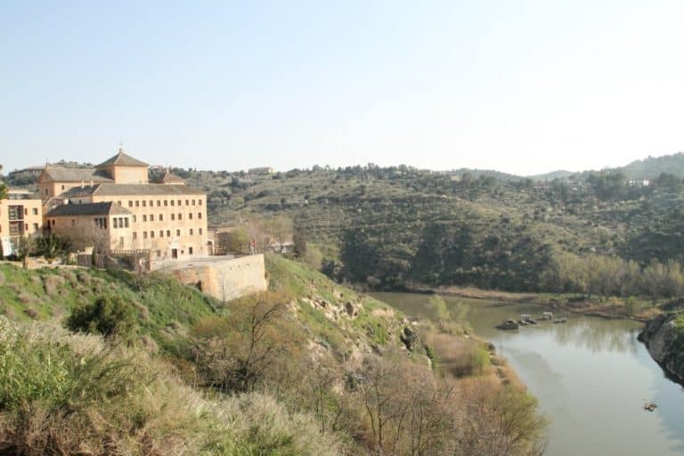 Spagna, Toledo – fiume e convento, mar. 2014 (Toledo)