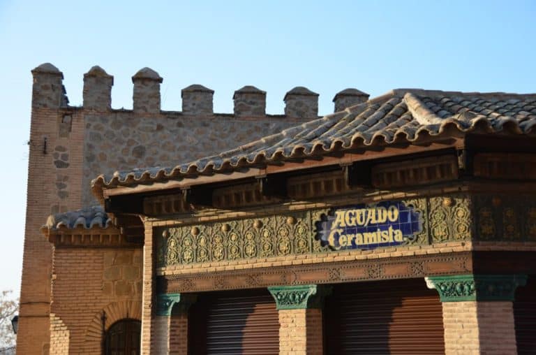 Spagna, Toledo – negozio chiuso, mar. 2014 (Toledo)
