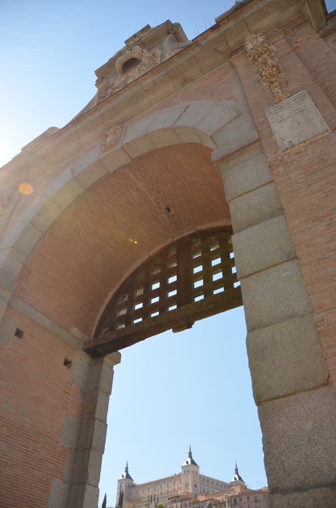 Spagna, Toledo – arco e Alcazar, mar. 2014 (Toledo)