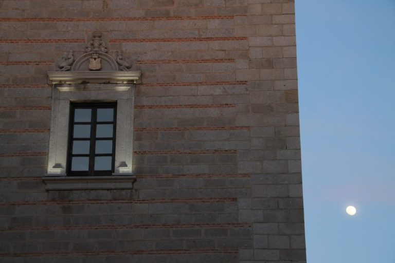 Spain, Toledo – window and moon, Mar. 2014 (Toledo)