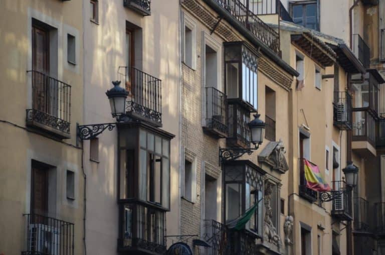 Spain, Toledo – light on wall, Mar. 2014 (Toledo)