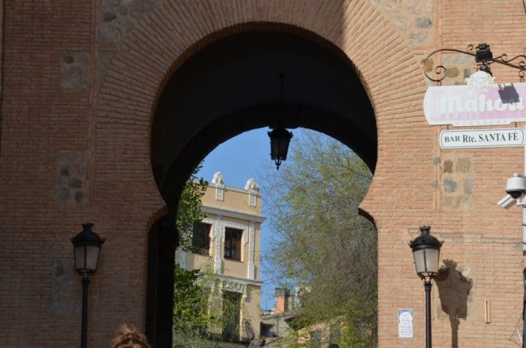 Spain, Toledo – gate and lamps, Mar. 2014 (Toledo)
