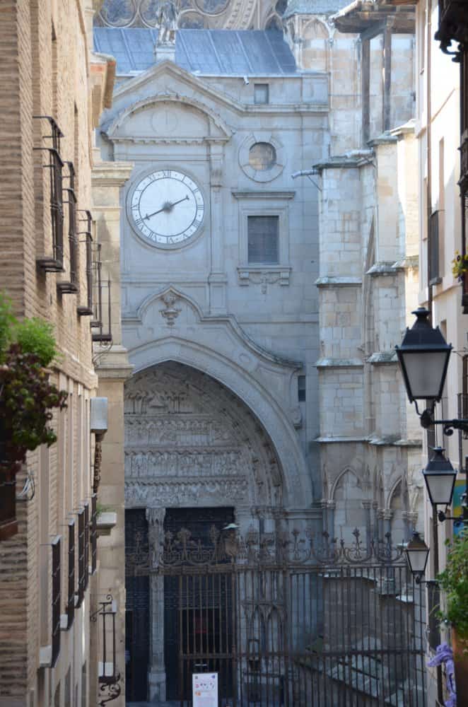 Spain, Toledo – clock and lamp, Mar. 2014 (Toledo)