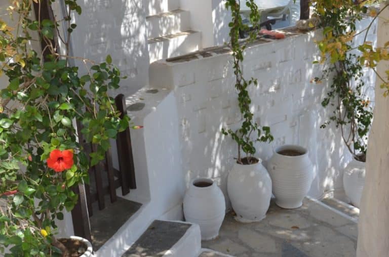 Greece, Syros, Ano Syros – white pots, Sept.2013 (Syros)