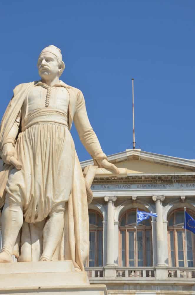 Grecia, Syros, Ermopoli – statua, settembre 2013 (Syros)