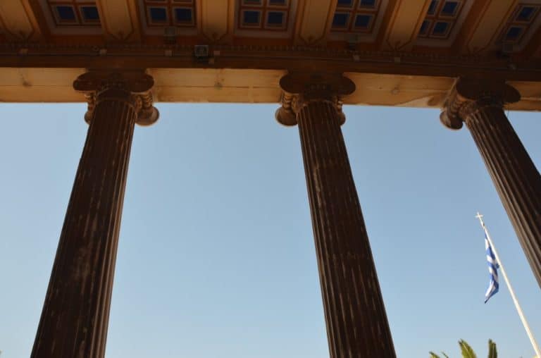 Grecia, Syros, Ermopoli – colonne, settembre 2013 (Syros)