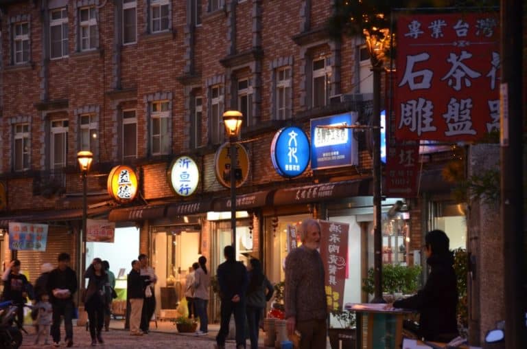 Taiwan, Yingge – street, Dec. 2012