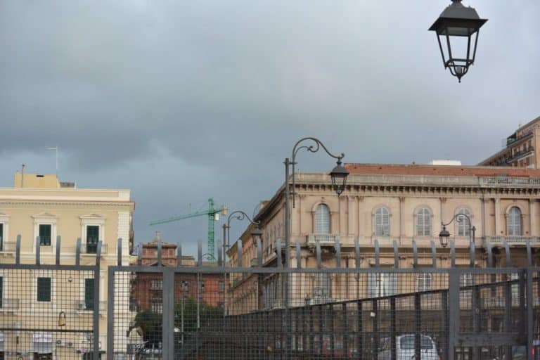 イタリア、ターラント－街灯 2013年11月 (プーリア州)