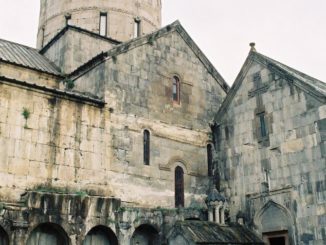 Armenia, Sevan – chiesa, autunno 2005