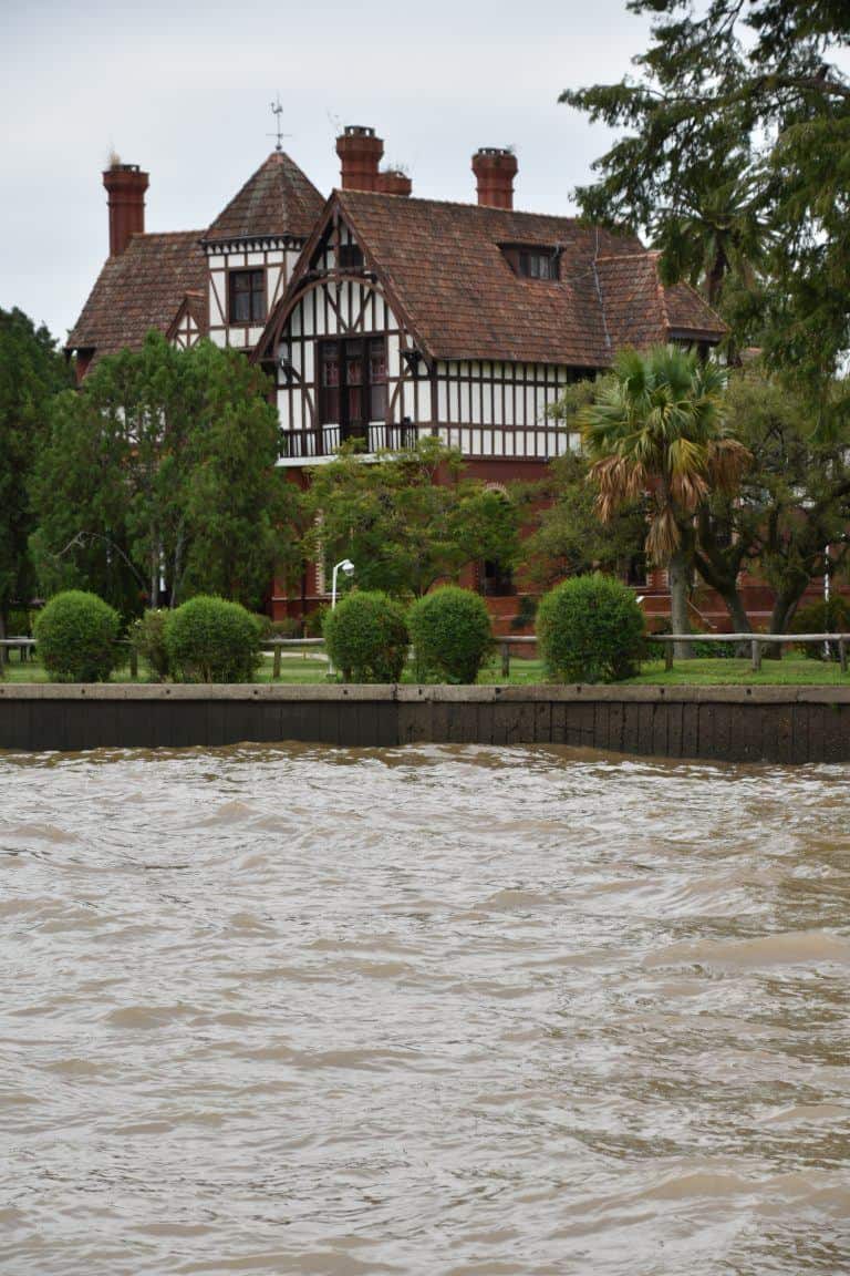 Tigre – looks like an English house, Mar.2018 (Buenos Aires)