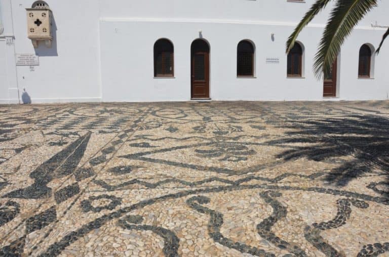 Grecia, Tinos – decorazione sul pavimento, settembre 2013