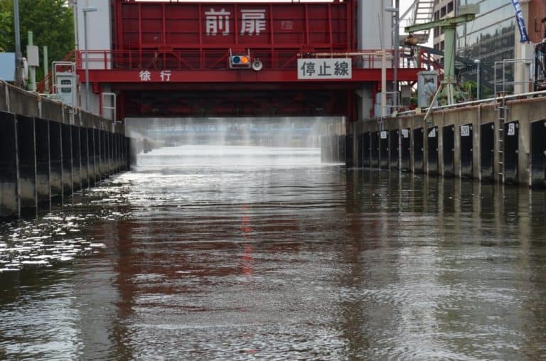 Crociera del canale di Panama nella città bassa di Tokyo