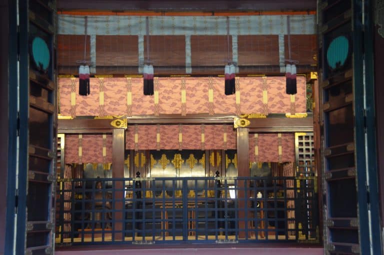 東京－根津神社、本殿 2016年8月 (東京)