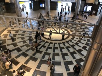 Japan-Tokyo-Tokyo Station-hall-looking down